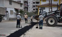 Ceyhan Belediyesi'nden Yol ve Kaldırım Onarım Seferberliği