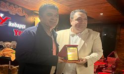 Amatör Spora Gönül Veren İsim Mustafa Hakan Aslan’a Anlamlı Plaket