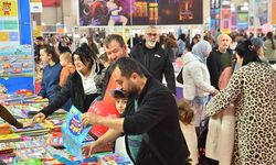 Çukurova Kitap Fuarı Kapılarını Açtı: Edebiyatın Kalbi Adana’da Atıyor