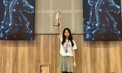 Kenti Gururlandıran Başarı: Melis Emekli Türkiye 3.’sü Oldu