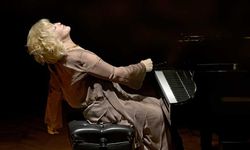 Dünyaca Ünlü Piyanist Gülsin Onay Adana’da