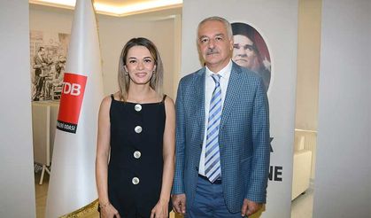 Diş Hekimlerine ‘Diş Eti Hastalıkları ve Probiyotiklerin Rolü’ anlatıldı