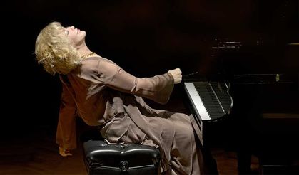 Dünyaca Ünlü Piyanist Gülsin Onay Adana’da