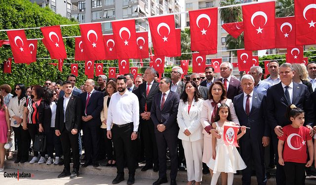 Tanburoğlu’nun konuşması atılan sloganlar nedeniyle sık sık kesildi