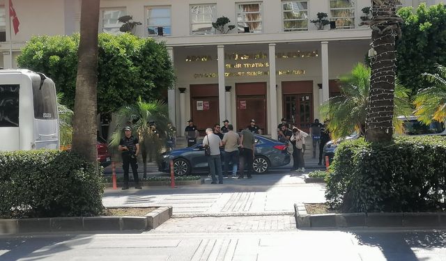 Belediye Başkanları Karalar, Tutdere ve Böcek Gözaltına Alındı