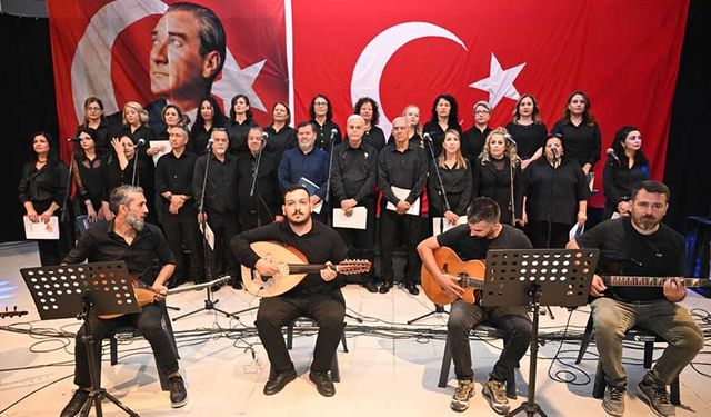 Cumhuriyet Korosu’ndan Atatürk’e Duygu Yüklü Konser