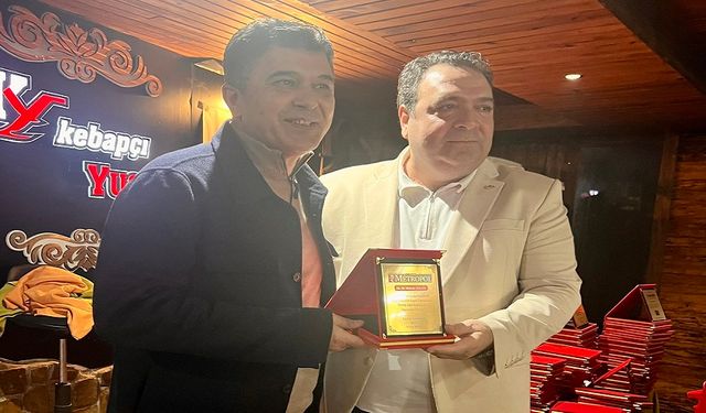 Amatör Spora Gönül Veren İsim Mustafa Hakan Aslan’a Anlamlı Plaket