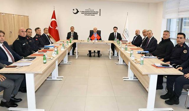 VALİ KÖŞGER’DEN GERİ GÖNDERME MERKEZİNE İNCELEME ZİYARETİ