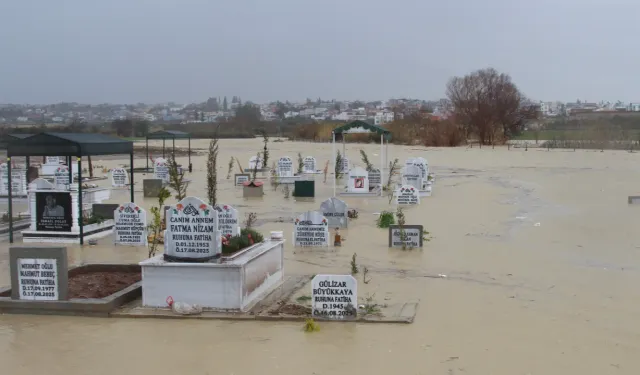Kanal Taştı, Mezarlık Sular Altında