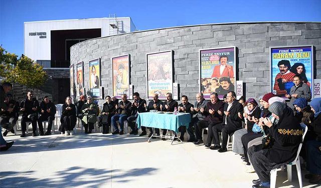 Ferdi Tayfur Vefatının 1. Yılında Sarıçam’da Dualarla Anıldı