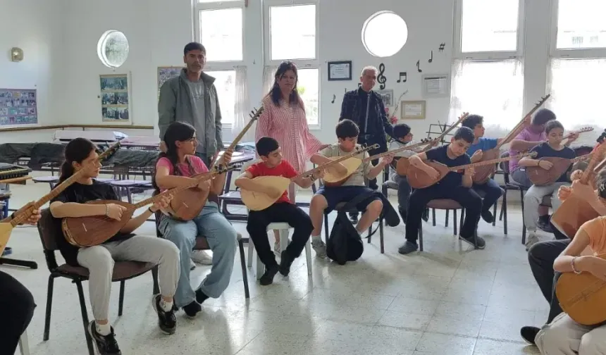 Karataş'ta Halk Müziğinin geleceği yetişiyor