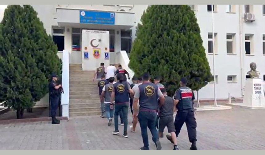 Sahte Polisler FETÖ'yle Korkutmuşlar!