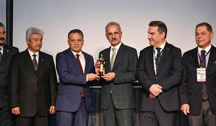 KGK’dan Uluslararası Medya Çıkarması: Bakan Uraloğlu’na Gaspıralı Ödülü