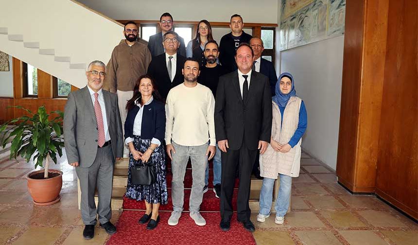 Akademik Bilgi Sahayla Buluştu