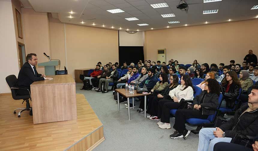 Rektör Beriş Öğrencilerle Buluşmaya Devam Ediyor