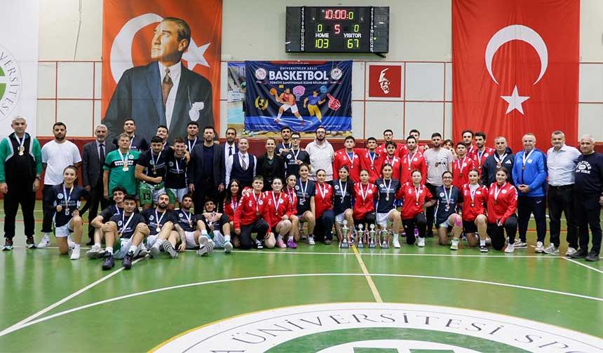 8 Üniversite, 11 Takım, Büyük Rekabet