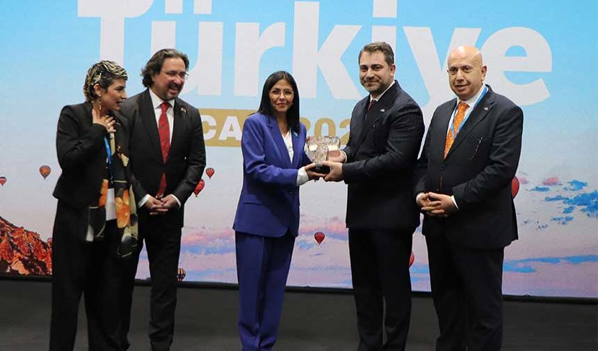 AKİB, KASIMDA 1,55 MİLYAR DOLAR İHRACATA ULAŞTI