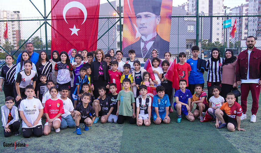 B A Ş K A N T E K İ N Ö Ğ R E N C İ L E R V E A İ L E L E R İ Y L E B U L U Ş T U 3
