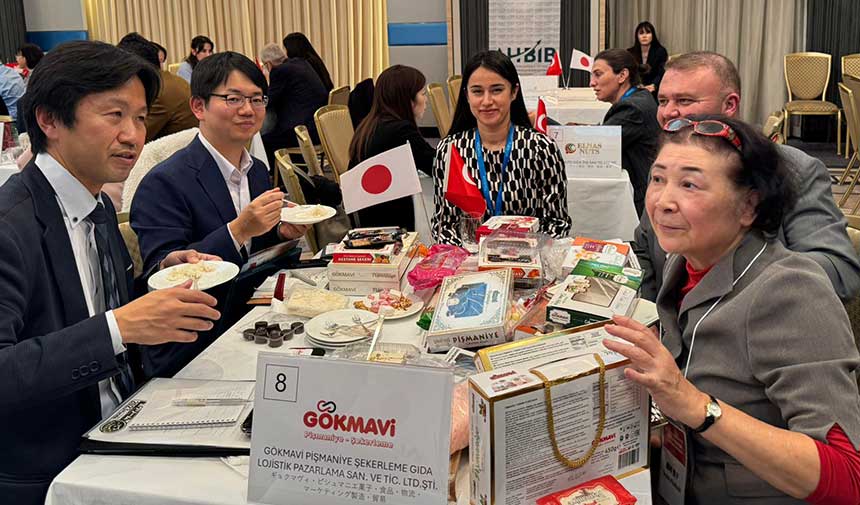 J A P O N Y A T I C A R E T H E Y E T I