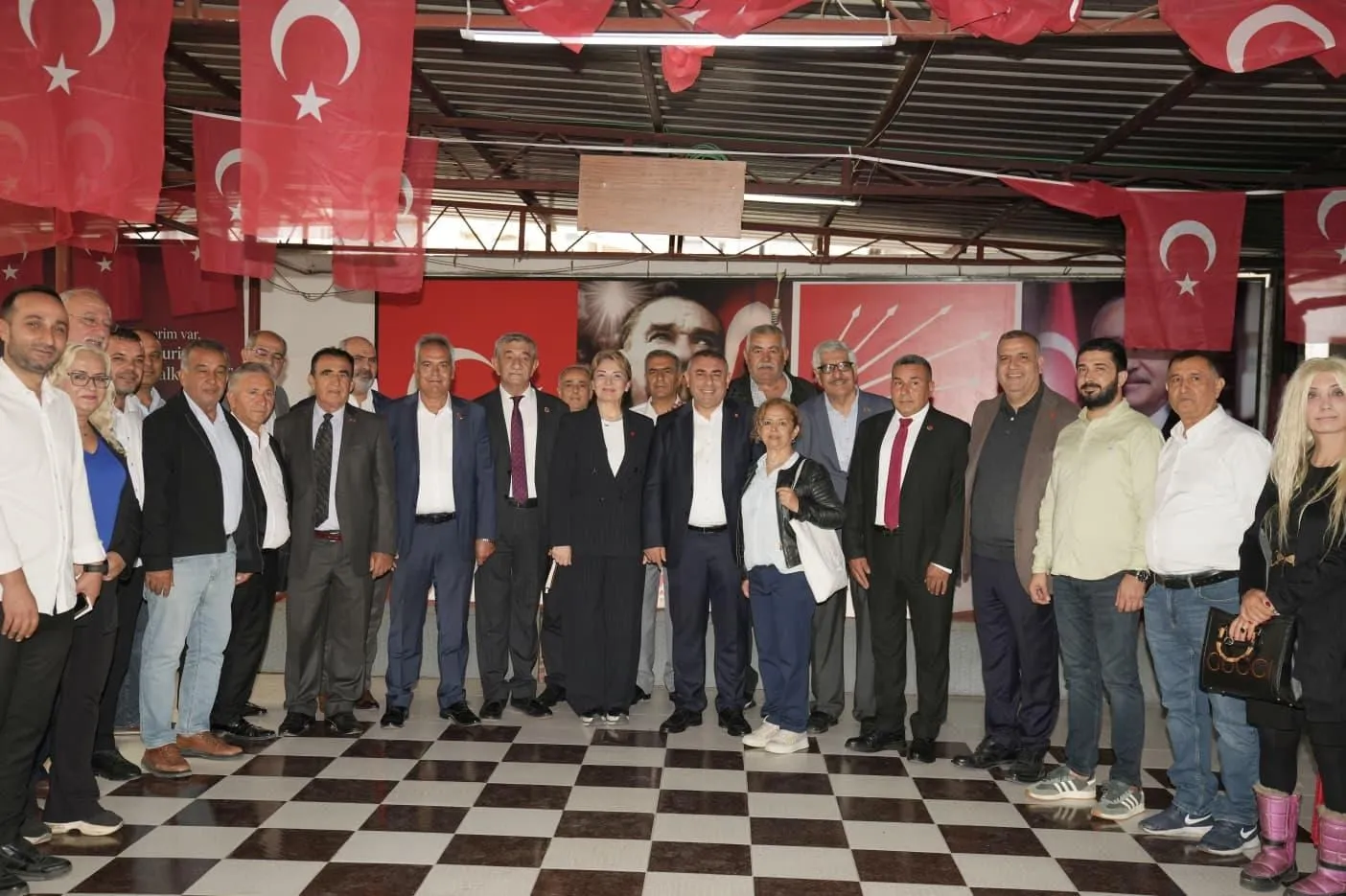 Chp Seyhan Ilce Orgutu (1)